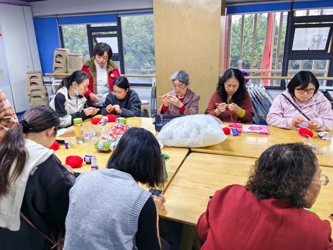 巧手編織就業(yè)路!瑞方人力以編藝賦能居民“家門口”就業(yè) 第2張 巧手編織就業(yè)路!瑞方人力以編藝賦能居民“家門口”就業(yè) 第2張